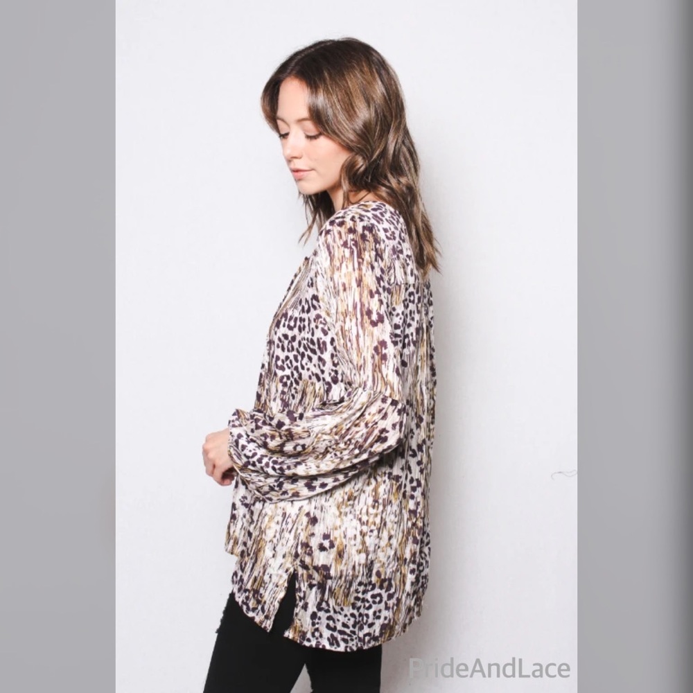 🆕 Long Sleeve Laced Up Leopard Printed Top with Lining - Picture 3 of 6